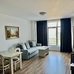 Continental アパートホテル 4*