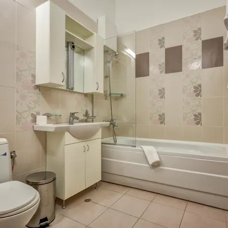 Continental Aparthotel 4*