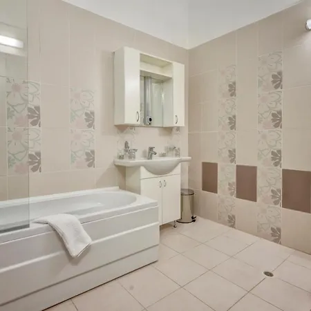 Continental Aparthotel 4*